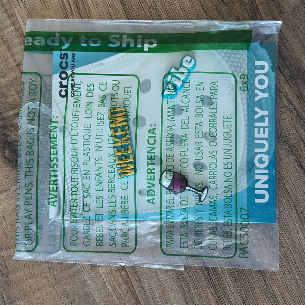 NWT Crocs Jibbitz Weekend Vibes 3 pack